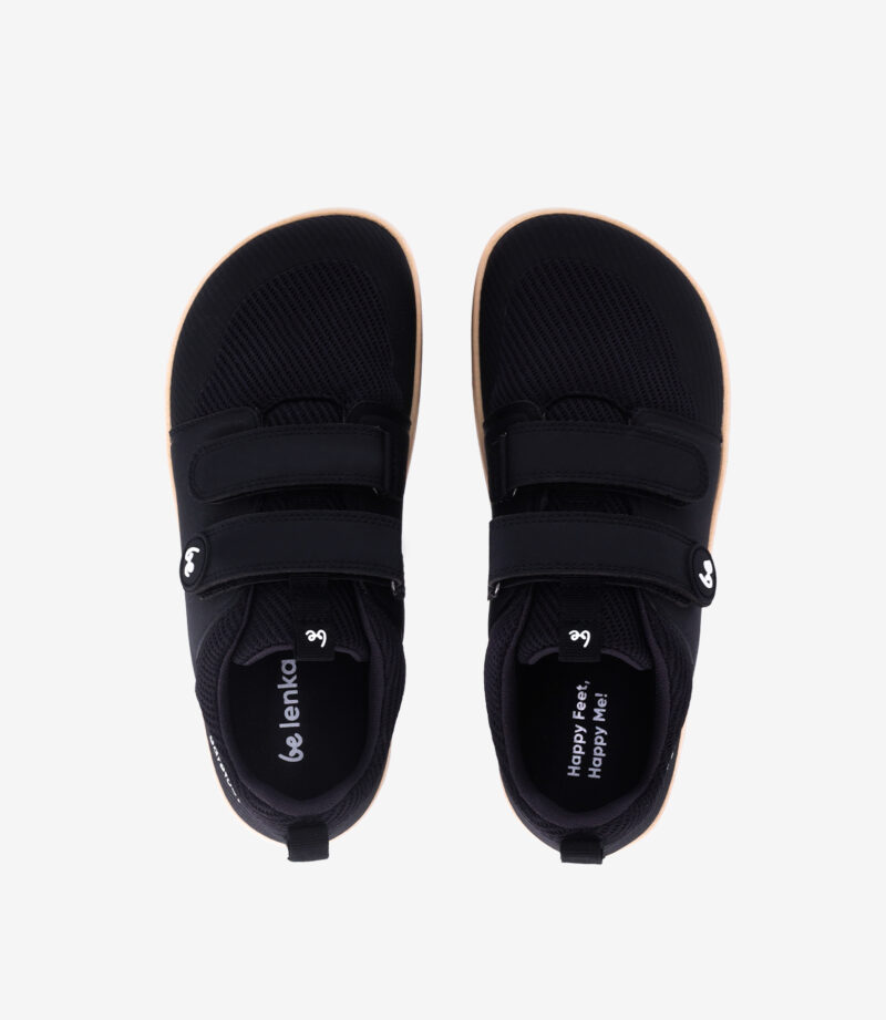 Sorte Be Lenka barfodssko med velcro, beige såler, bred tåboks; minimalistiske sneakers til naturlig bevægelse.