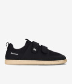Sort barfodssko med bred tåzone, overdel i mesh, velcroremme, beige sål, "Barefoot"-hældetalje, minimalistisk design.