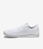 Hvid Xero Nexus Knit Herre barfodssko, overdel i mesh, snørebånd, tynd sål, minimalistisk sneaker med bred tåboks, set fra siden.