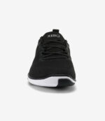 Xero Nexus Knit Dame barfodssko, sort strikoverdel, bred tåboks, hvid sål, minimalistisk sneaker-stil med "XERO" på tungen.