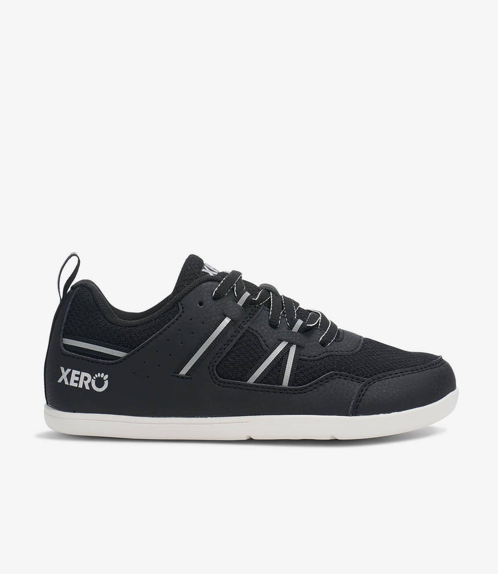 Sort minimalistisk barfodssneaker med hvid sål, åndbart mesh, bred tåboks, syntetiske overlays, Xero branding.
