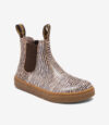 Bisgaard barfodet Chelsea-støvle, zebra glitterprint, brun elastik, bred tåboks, slip-on minimalistisk sko til børn.