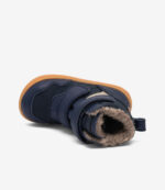 Navy Bisgaard barfods-timotex-børnesko med velcroremme, solbrun sål, bred tåzone og hyggeligt brunt for, der vises på siden.