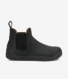 Sort Xero Ridgeway Chelsea-støvle, bred tåboks, minimalistisk barfodsstil, elastiske paneler, gummisål, set fra siden.