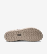 Tekstureret beige sål på Xero Scrambler Trail barfodssko, greb i flere retninger, bred tåboks, minimalistisk design.