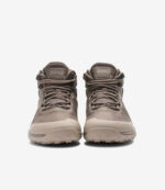 Xero Scrambler Trail Mid WP barfodssko til mænd i Morel, bred tåboks, struktureret sål, lette minimalistiske trail-sneakers.