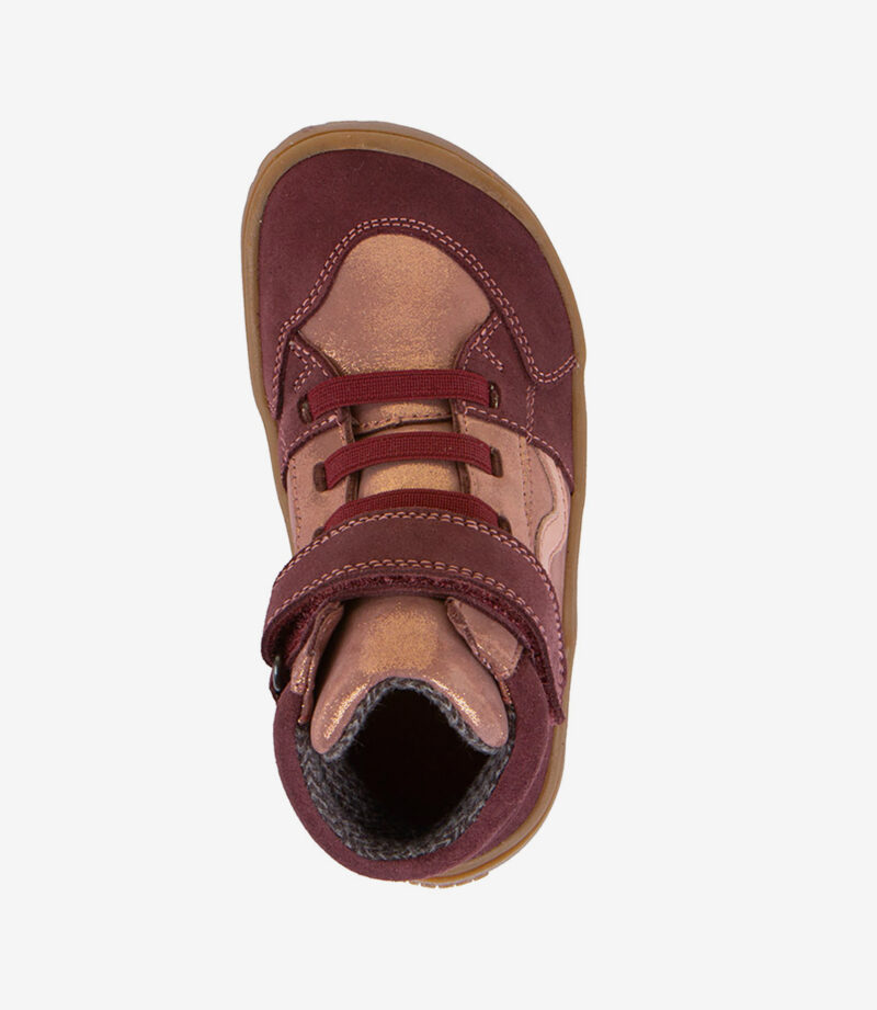Rødbrun og pink barfodssneaker til børn med bred tåboks, brun sål, elastiske snørebånd, velcrorem; minimalistisk stil set oppefra.