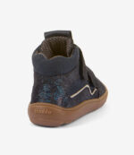 Navy glitter barfodssneaker til børn, bred tåzone, velcroremme, brun sål, "froddo"-branding på hælen, minimalistisk design.