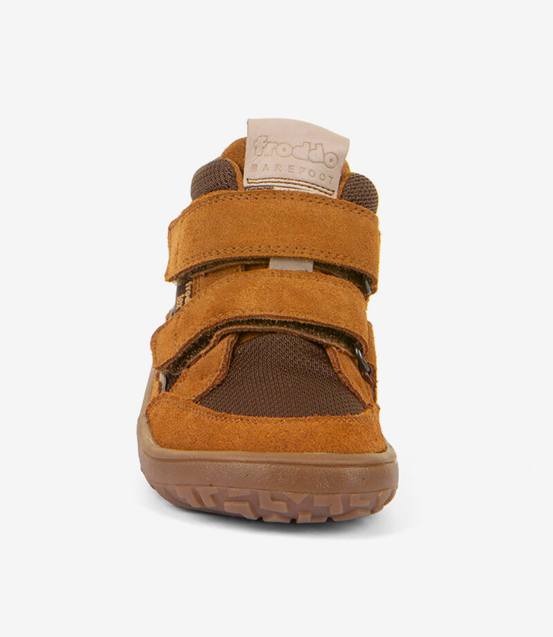 Brun barfodssneaker i ruskind til børn med bred tåzone, velcroremme, gummisål og Froddo Barefoot-logo på tungen.