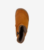 Brun barfodet ankelstøvle i ruskind med bred tå, lynlås i siden og blødt for for minimalistisk komfort på en hvid baggrund.