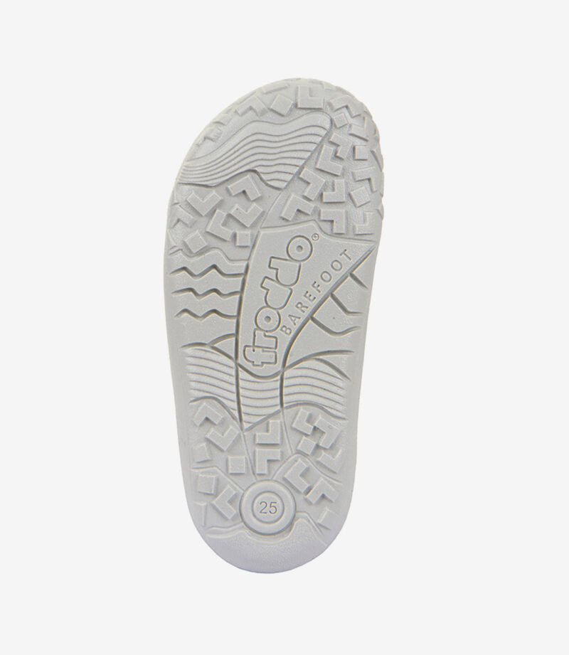 Lysegrå Froddo barfodsskosål med geometrisk greb, bred tåboks, præget logo, størrelse 25; minimalistisk sneaker-stil.