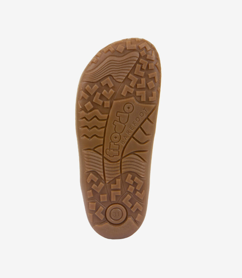 Brun gummisål på barfodssko med bred tå, struktureret greb, Froddo BAREFOOT-logo og størrelse 31 ved hælen.
