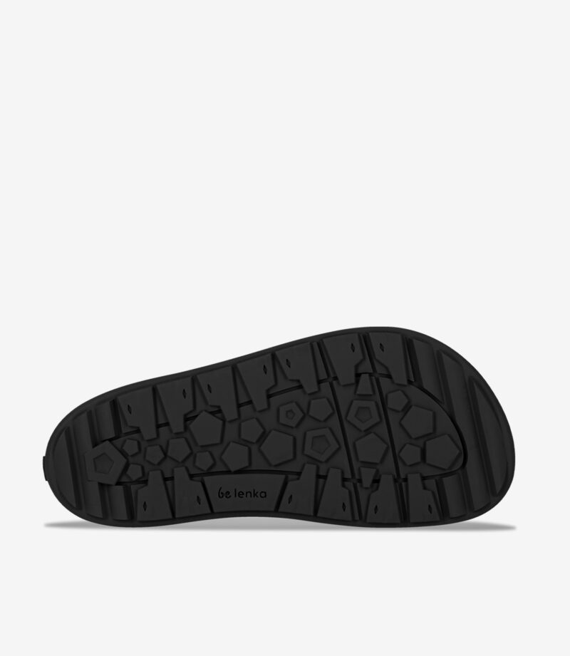 Sort gummisål på be lenka barfodssko, bred tåboks, geometrisk slidbane for greb, minimalistisk sneaker-stil.