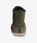 Xero Alpine Men's Army Green barfodsstøvle set bagfra med bred tåboks, brune detaljer, fleeceforing og robust hæl.