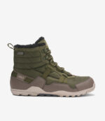 Xero Alpine Men Army Green barfodsvandrestøvle med bred tåboks, beige sål, sort fleecefor, robust snørebånd, udendørs.