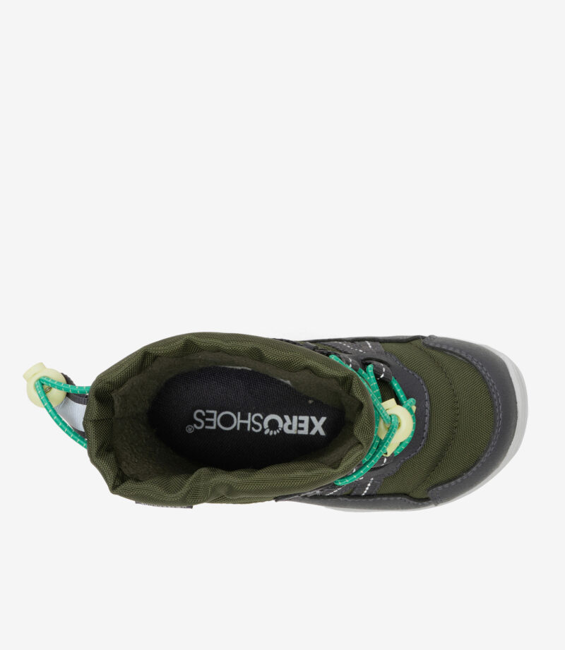 Xero Alpine sort barfodssneaker til kvinder, blågrønne snørebånd, gule hæl-/tungestropper, bred tåboks, minimalistisk design på hvid.