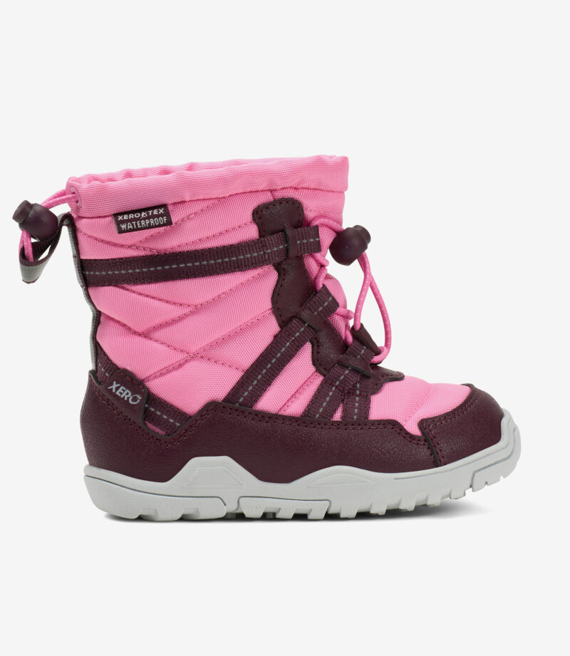 Vandtæt barfodsstøvle til børn i pink, rødbrun og sort med bred tå, robust sål og elastiske snørebånd; minimalistisk udendørs stil.