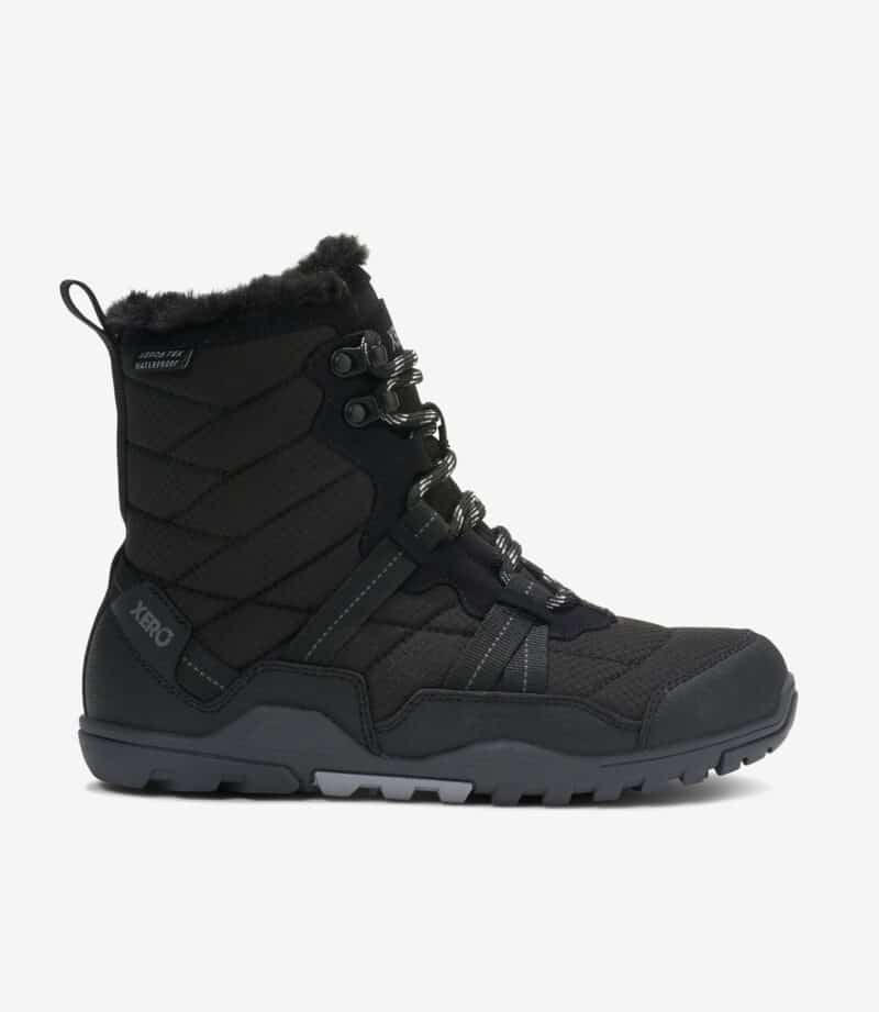 Armygrøn Xero Alpine barfodsvinterstøvle, isoleret, imiteret pelsfor, bred tåzone, robust sål, minimalistisk snørestil.