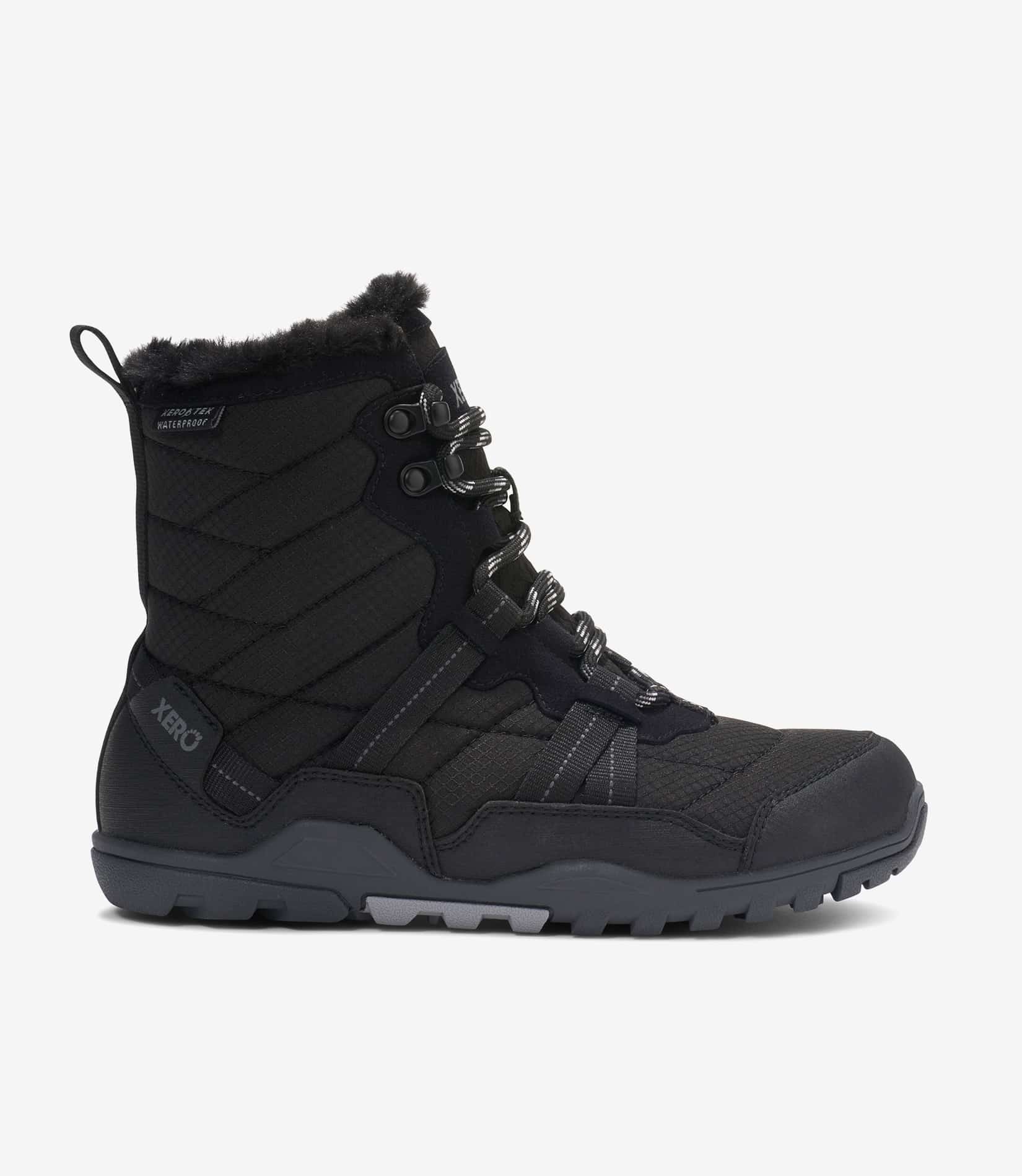 Armygrøn Xero Alpine barfodsvinterstøvle, isoleret, imiteret pelsfor, bred tåzone, robust sål, minimalistisk snørestil.